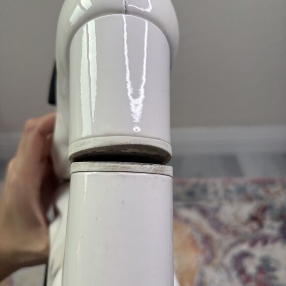 Chanel Patent Mary Jane CC Bow Pumps - Picture 16 of 16